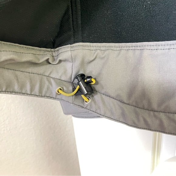 Carhartt Rain Defender Relaxed Fit Heavyweight Softshell Jacket - Picture 11 of 15